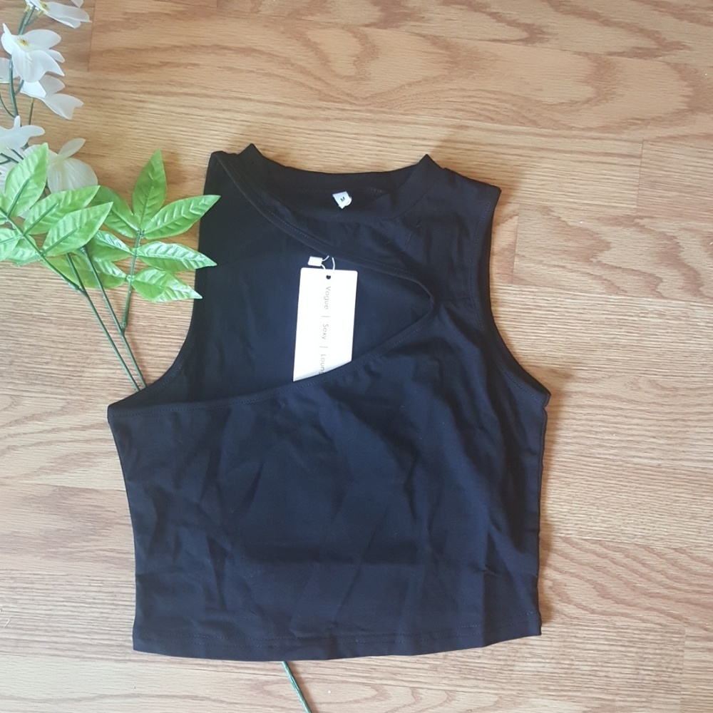 Cut Out Crop Top - Picture 7 of 7